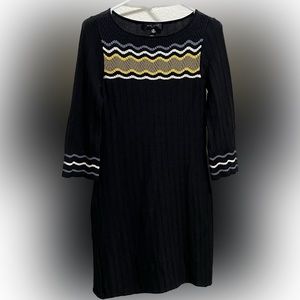 Nine West Women’s Sweater Dress Size Extra Small Black Chevron Design.
